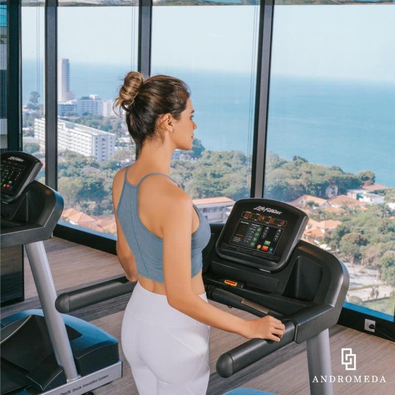 Exclusive High Floor 2 Bed Sea View Luxury * Pattaya