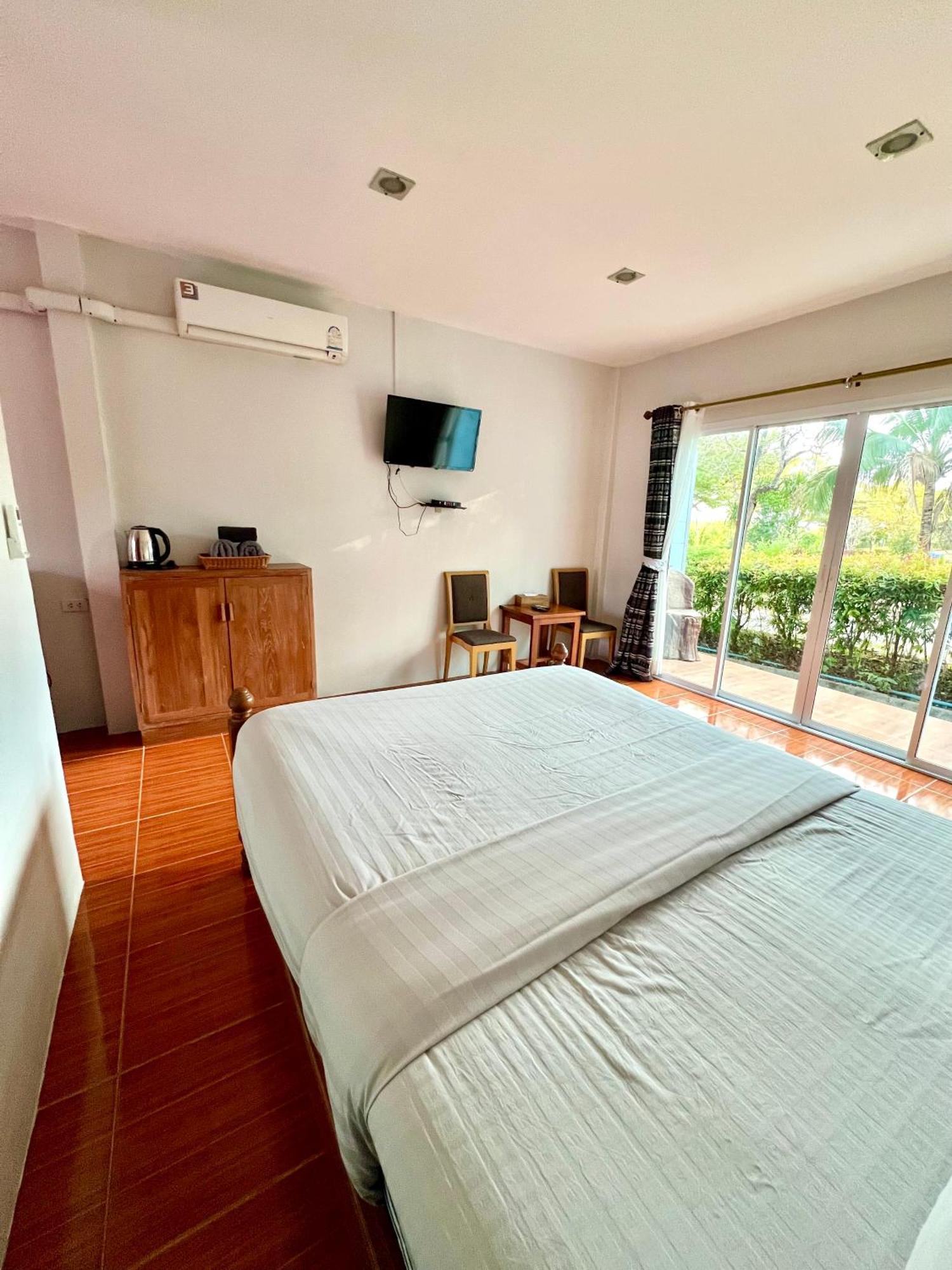 Resort Maingern Maithong Muak Lek