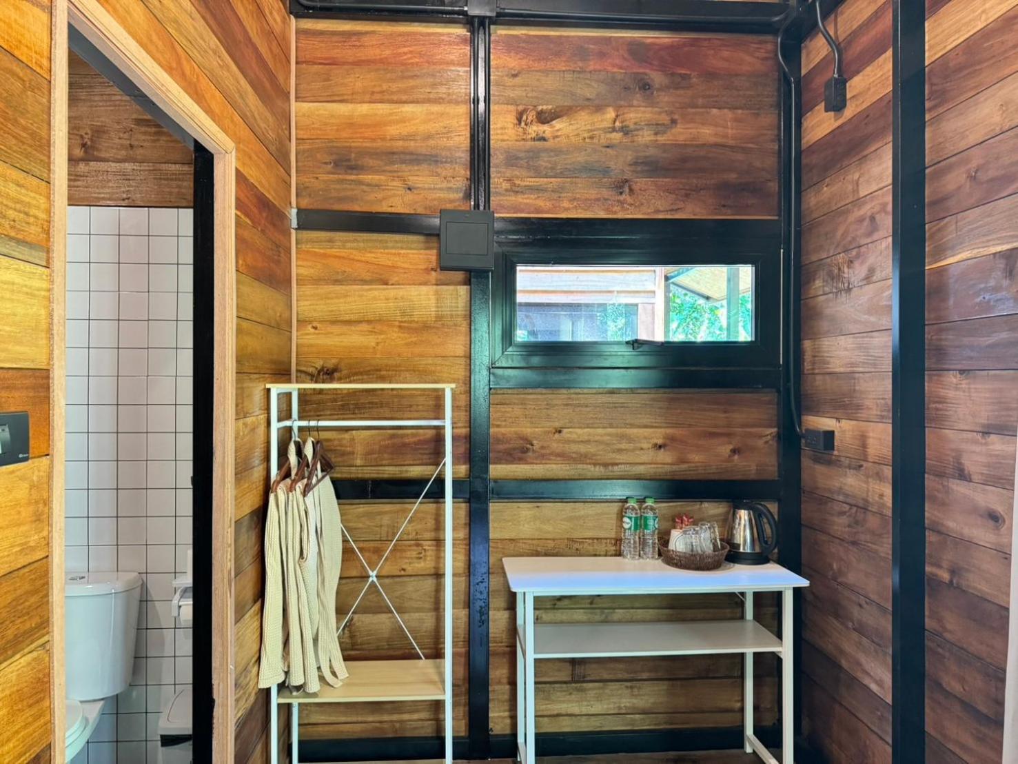 Kohmook Nurse House 2*
