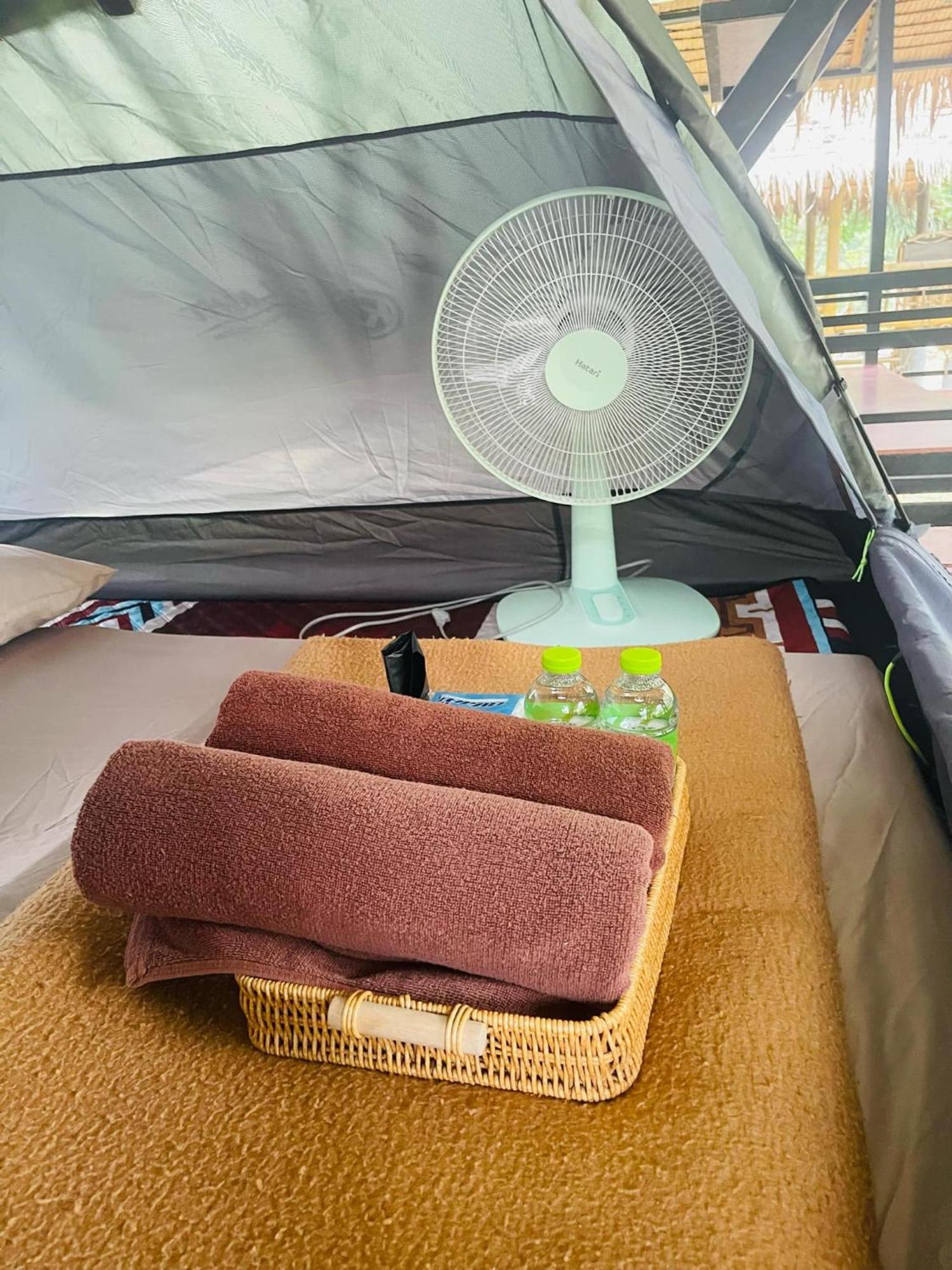 Resort Khaosok Monkeys & River Camps