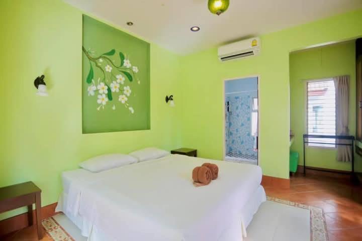 Baanmontra - Ban Krut (Prachuap Khiri Khan)