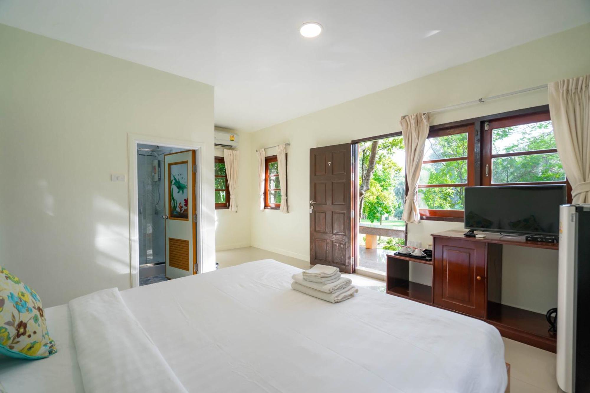 Puprai Tarnnarm Resort Thong Pha Phum