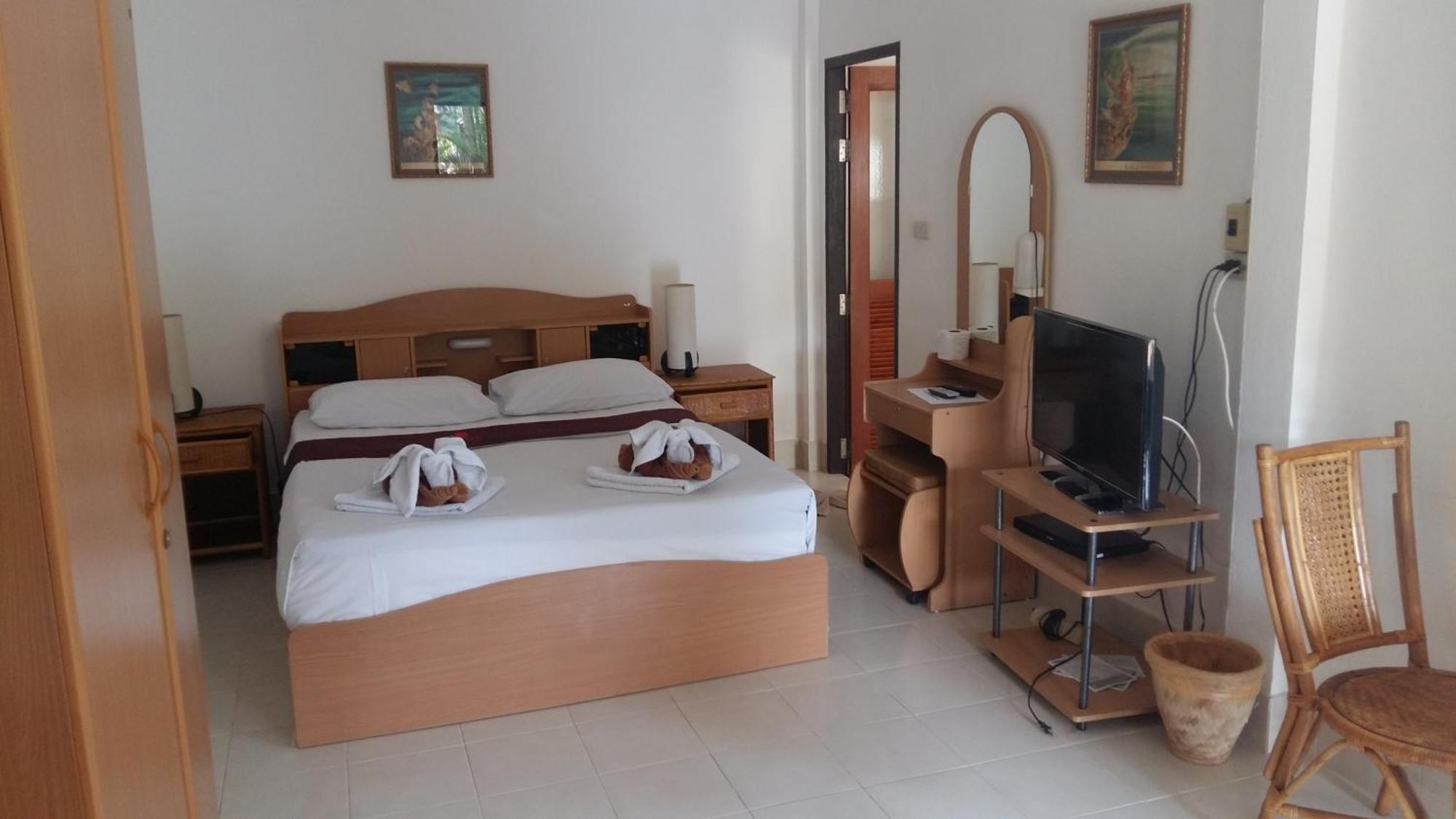 Jungle Village Resort 3*
