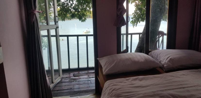 ลุงดำฮัทบีช Guest house