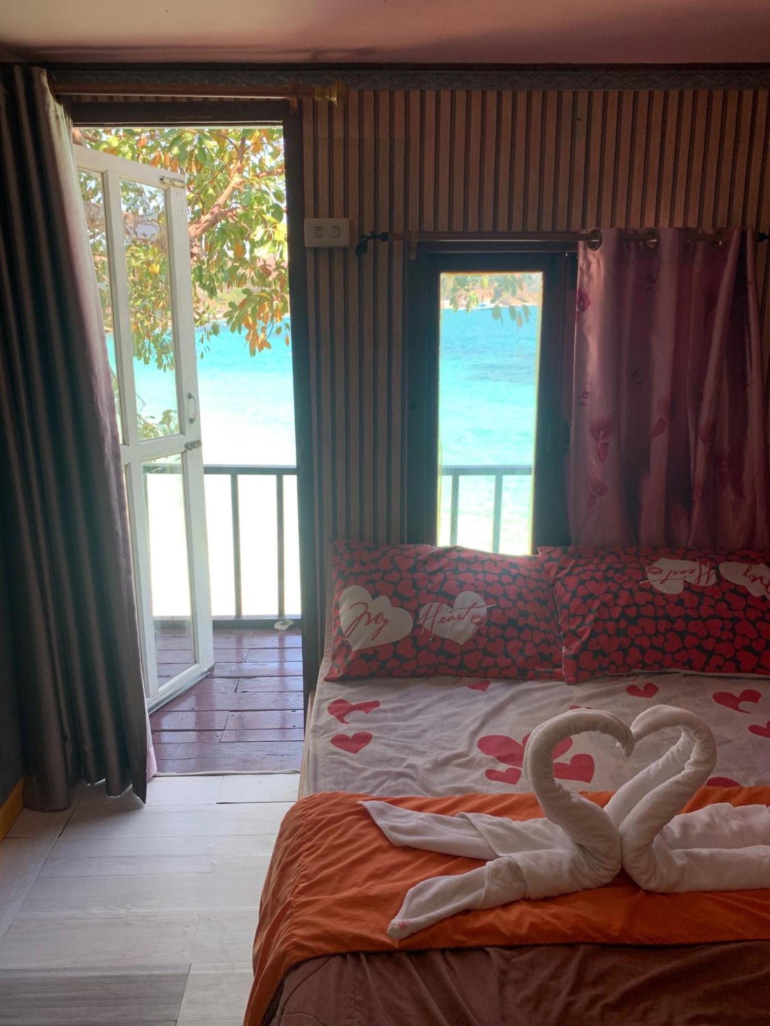 ลุงดำฮัทบีช Guest house Koh Samet