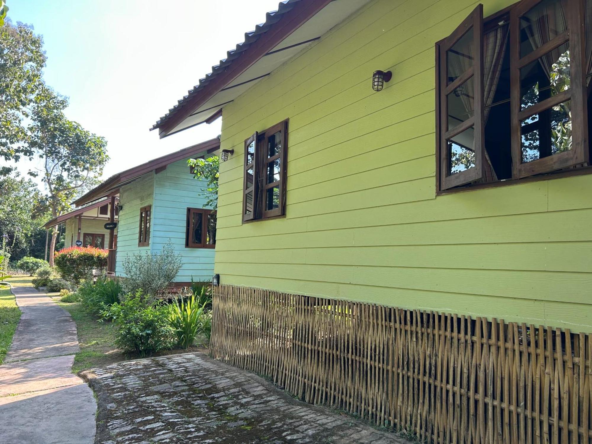 At Chiang Dao, Pooch Lovers Ban Tham (Chiang Dao)