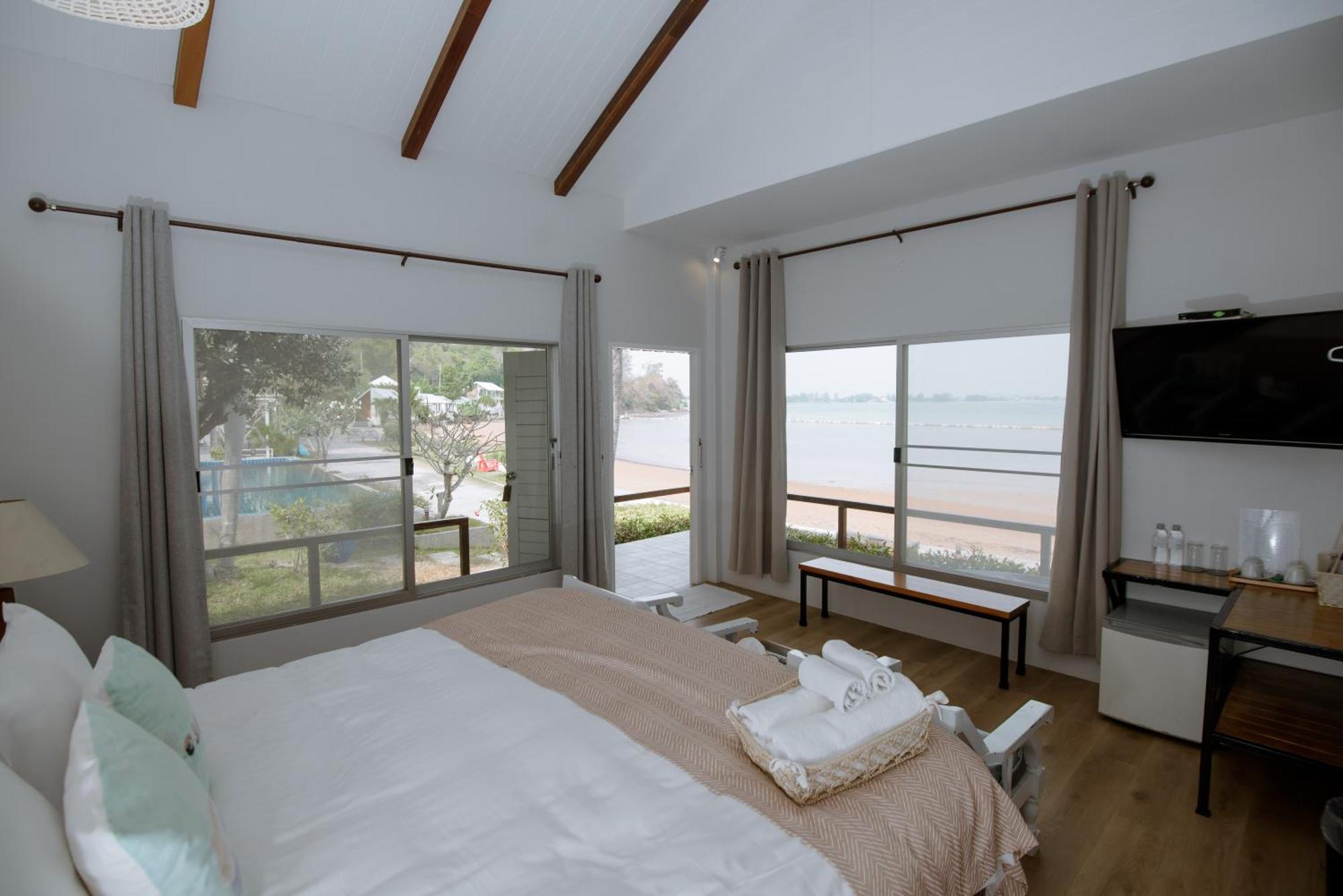 Seashell Village 3*
