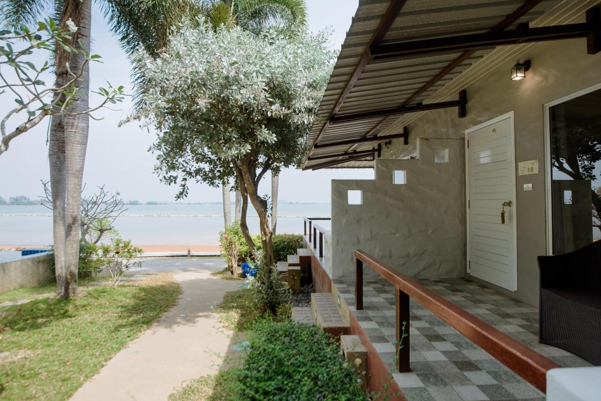 Seashell Village 3*