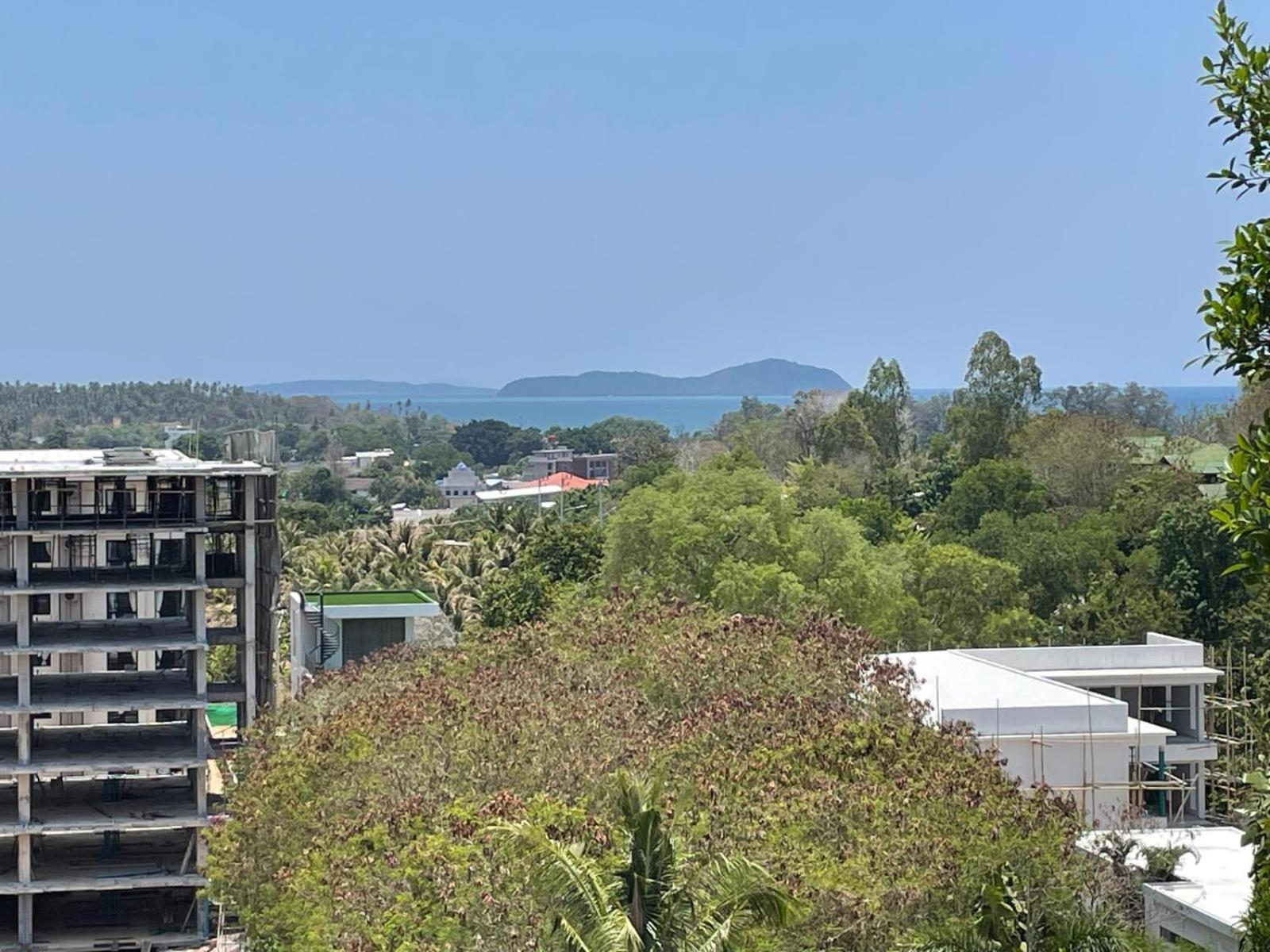 Hotel Utopia Naiharn By Fred&com Phuket