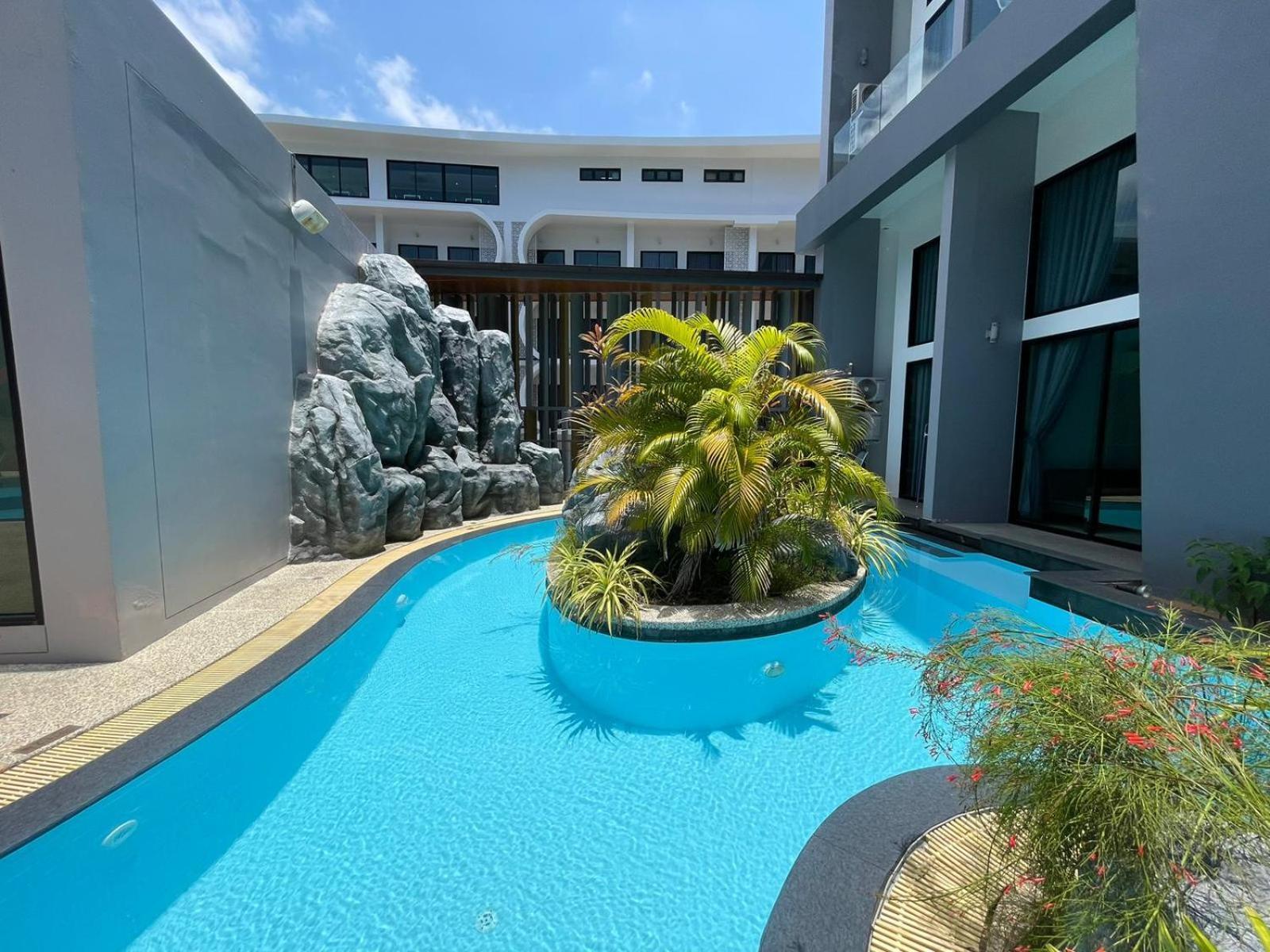 Utopia Naiharn By Fred&com Phuket Hotel