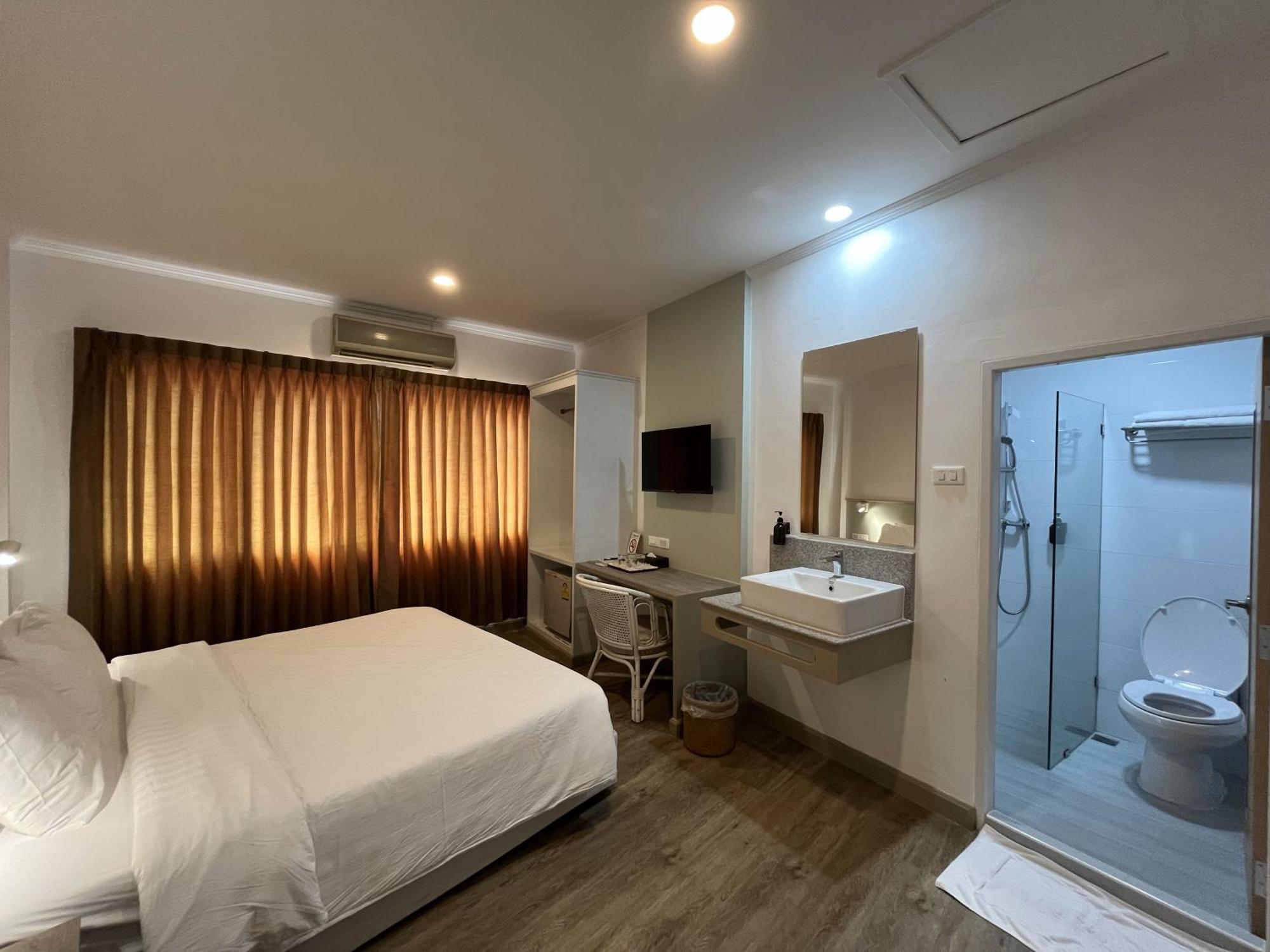 Hotel Dhevaraj
