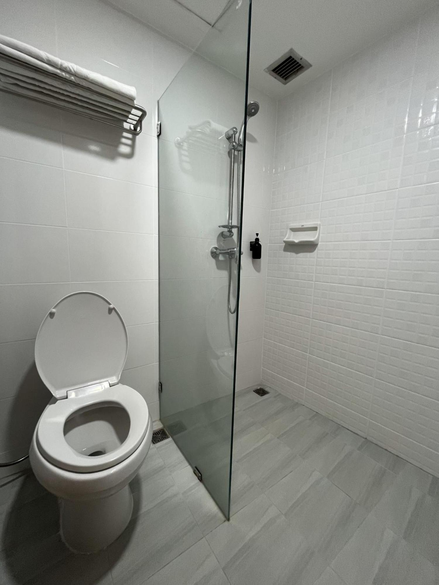 Dhevaraj Hotel Nan