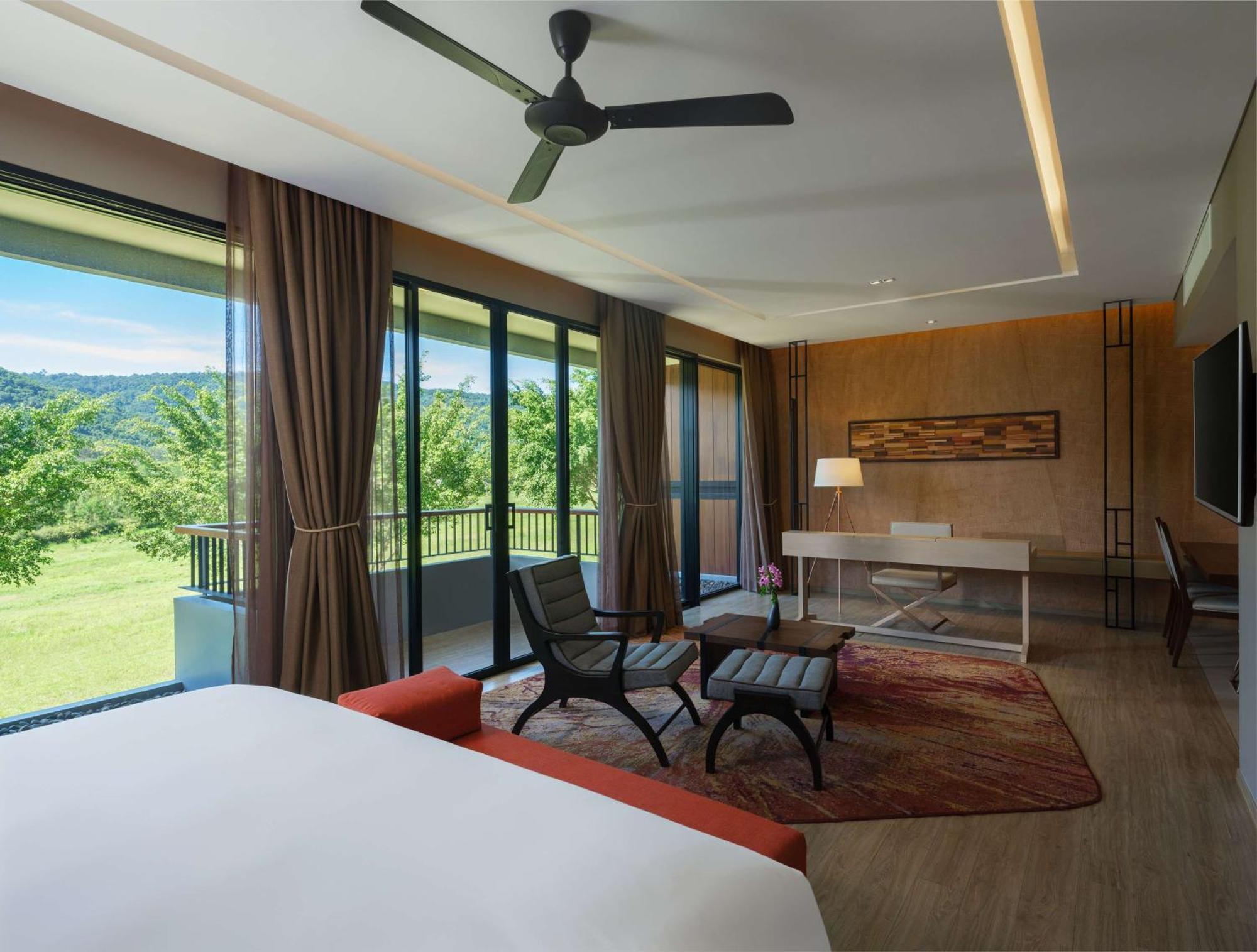 Dusitd2 Khao Yai Mu Si