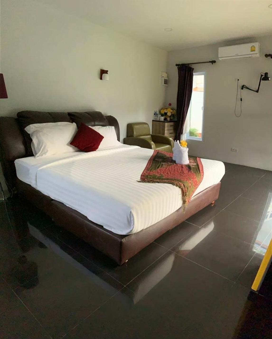 Resort Nai C Surat Thani