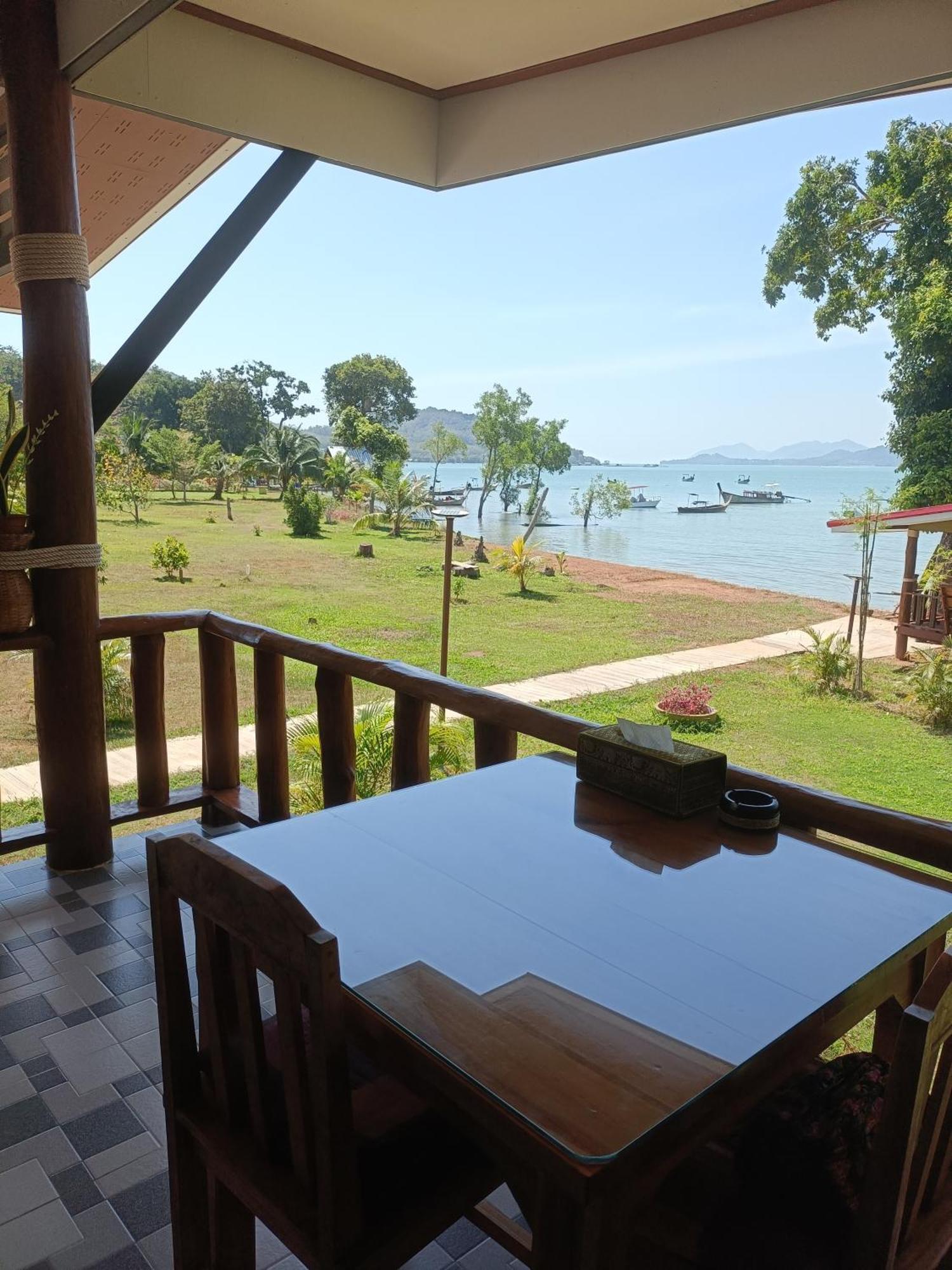 Baan I Ta Lay Ko Yao Noi