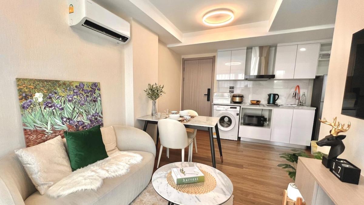 Apartment 1 Bedroom Luxury In Near Festival Chiang Mai