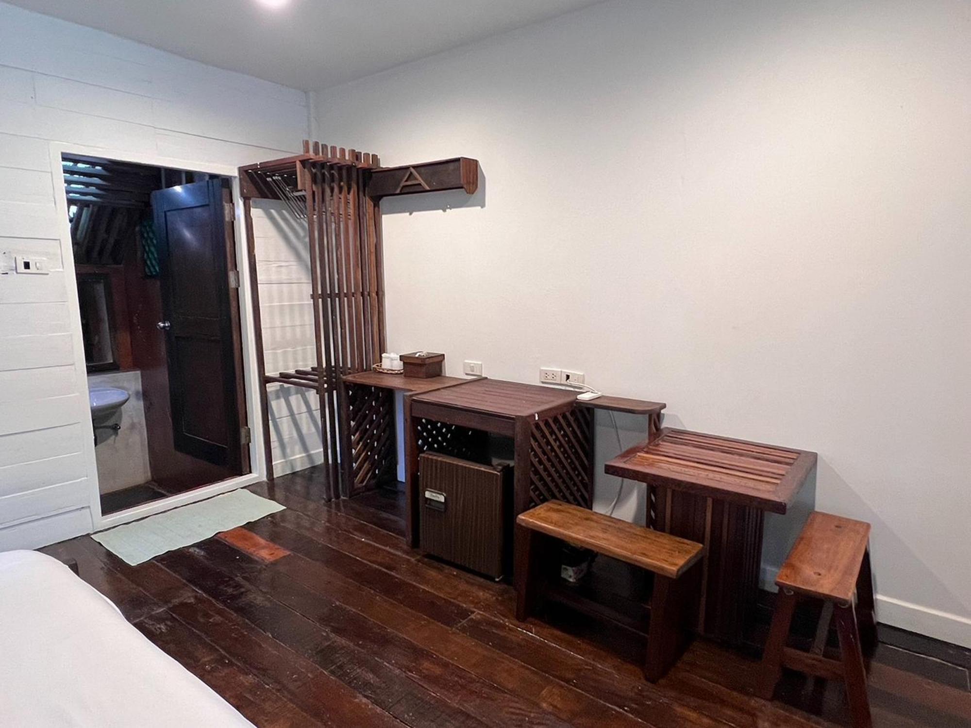 Pang Mai Hotel