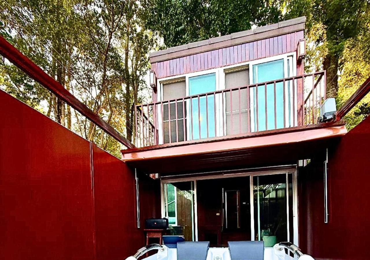19 Degrees Resort *