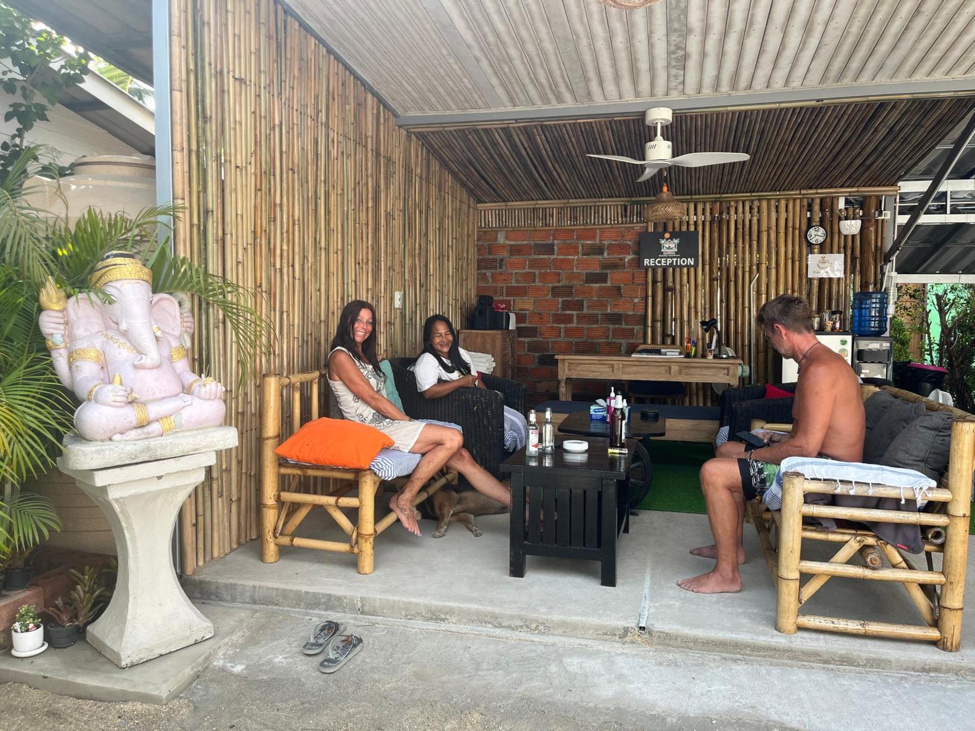 Namthip Homebeach Lodge *