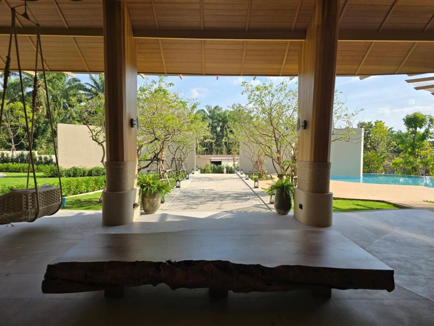 Mahutsachan Khlong Thom Resort