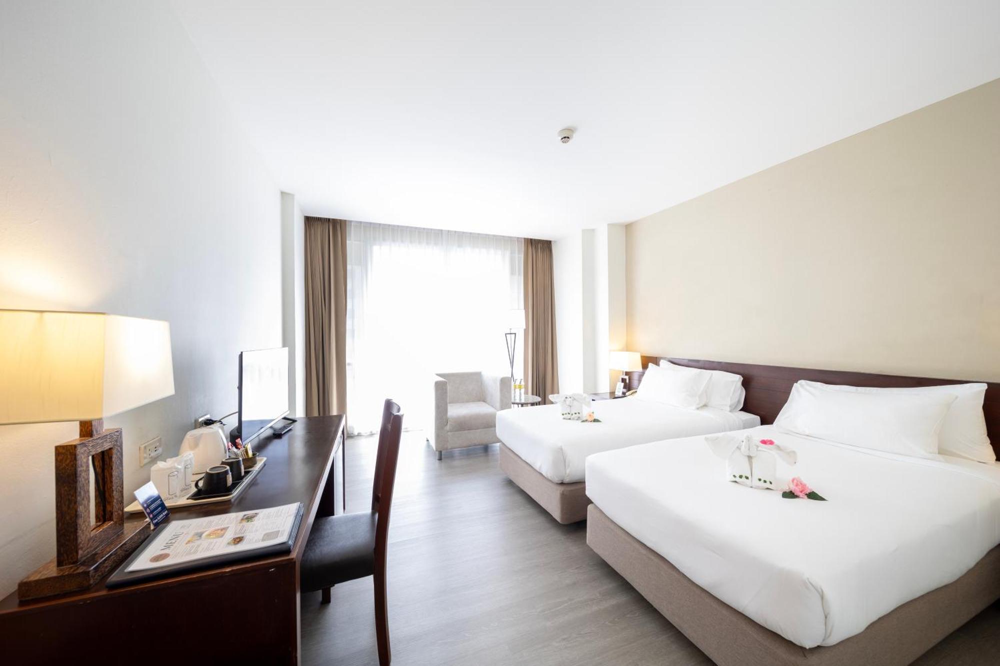 Golden Crown Grand Hotel