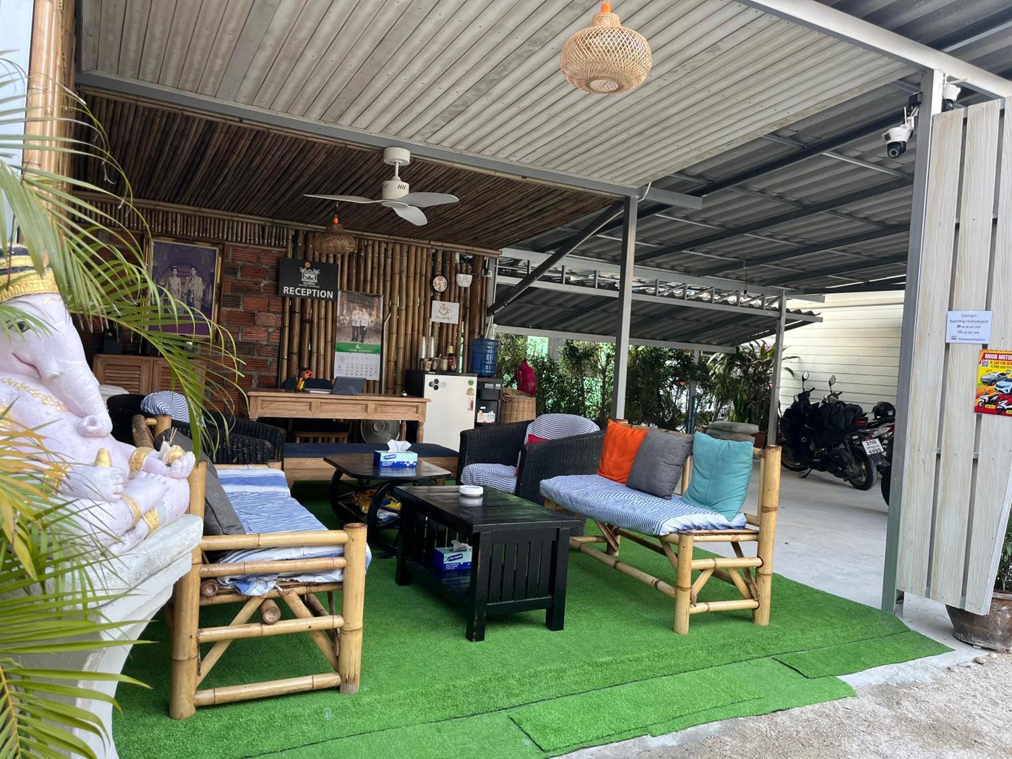 Namthip Homebeach Lodge