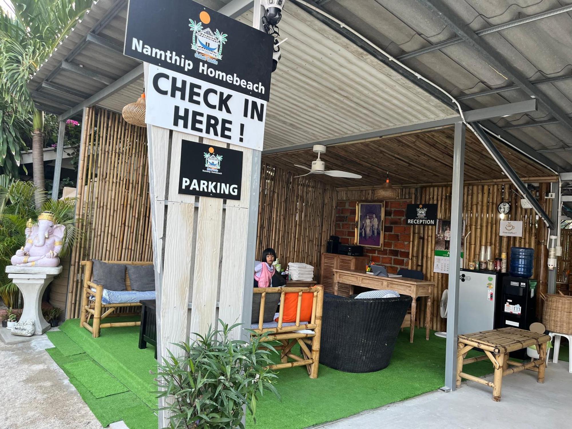 Lodge Namthip Homebeach