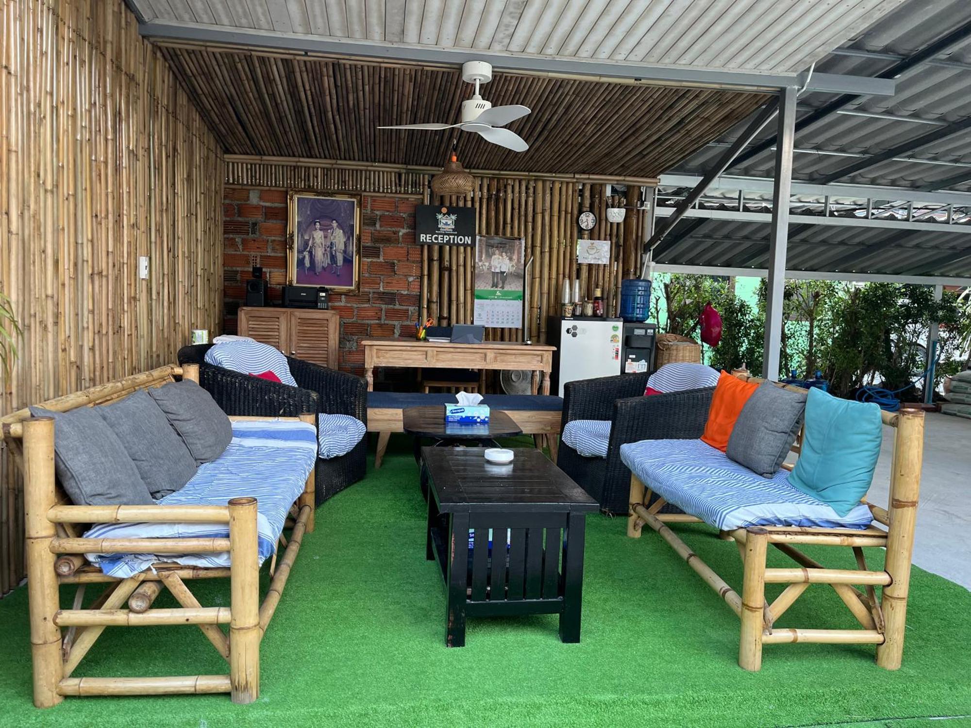 Namthip Homebeach *