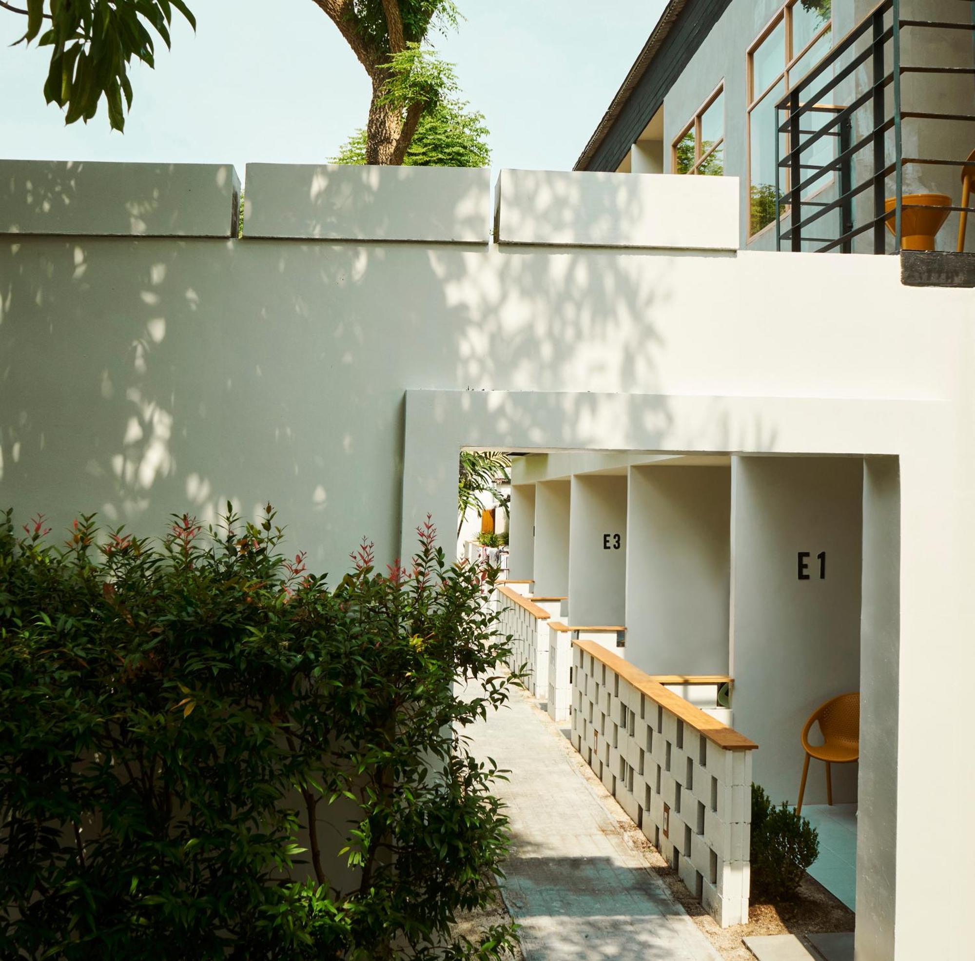 Escape - New Look & Improved Mae Nam