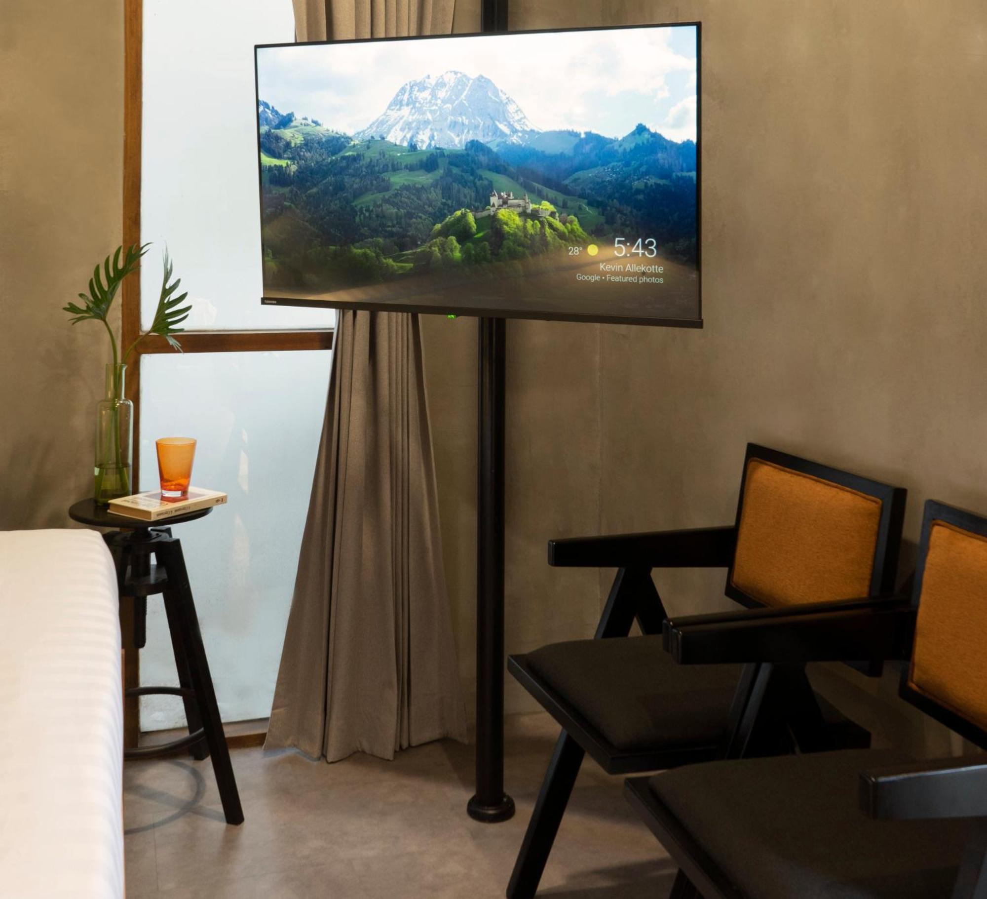 Escape - New Look & Improved 3* Mae Nam