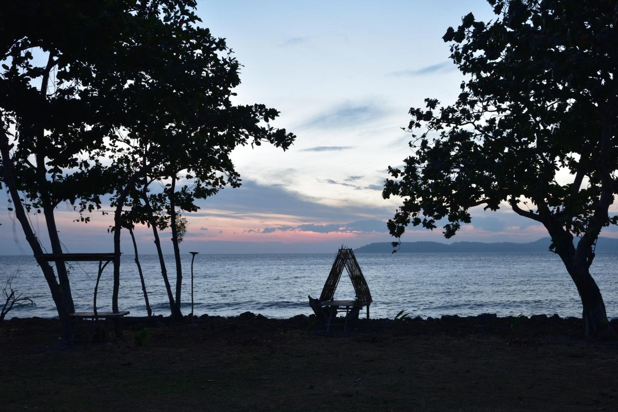 Inn Ta-lay Time Kohmak Koh Mak