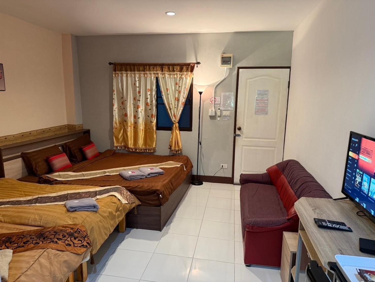 โรงแรมแสนดีเพลส เมาเท่นวิว Chom Thong