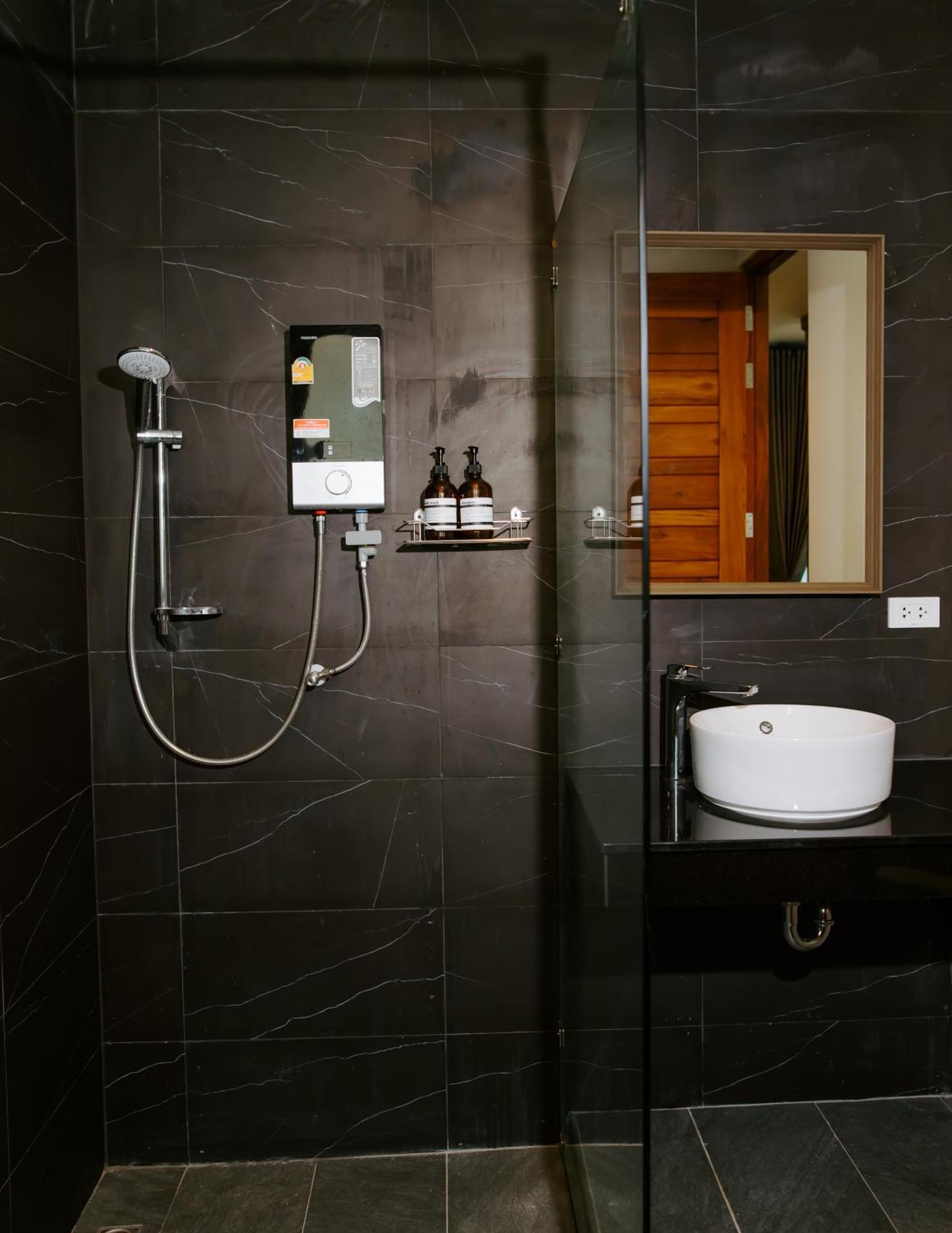 Ellipse Boutique Phayao
