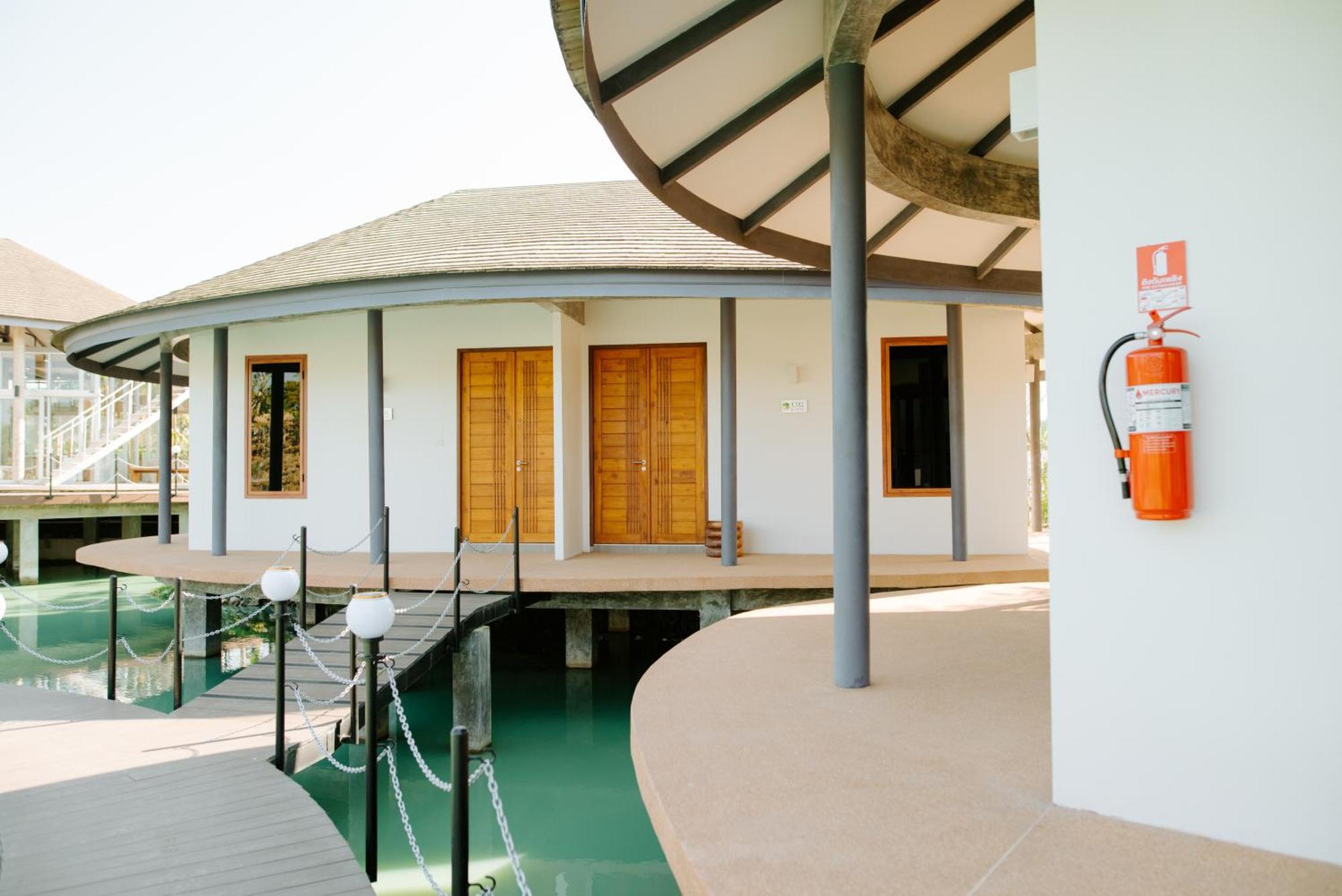 Resort Ellipse Boutique *