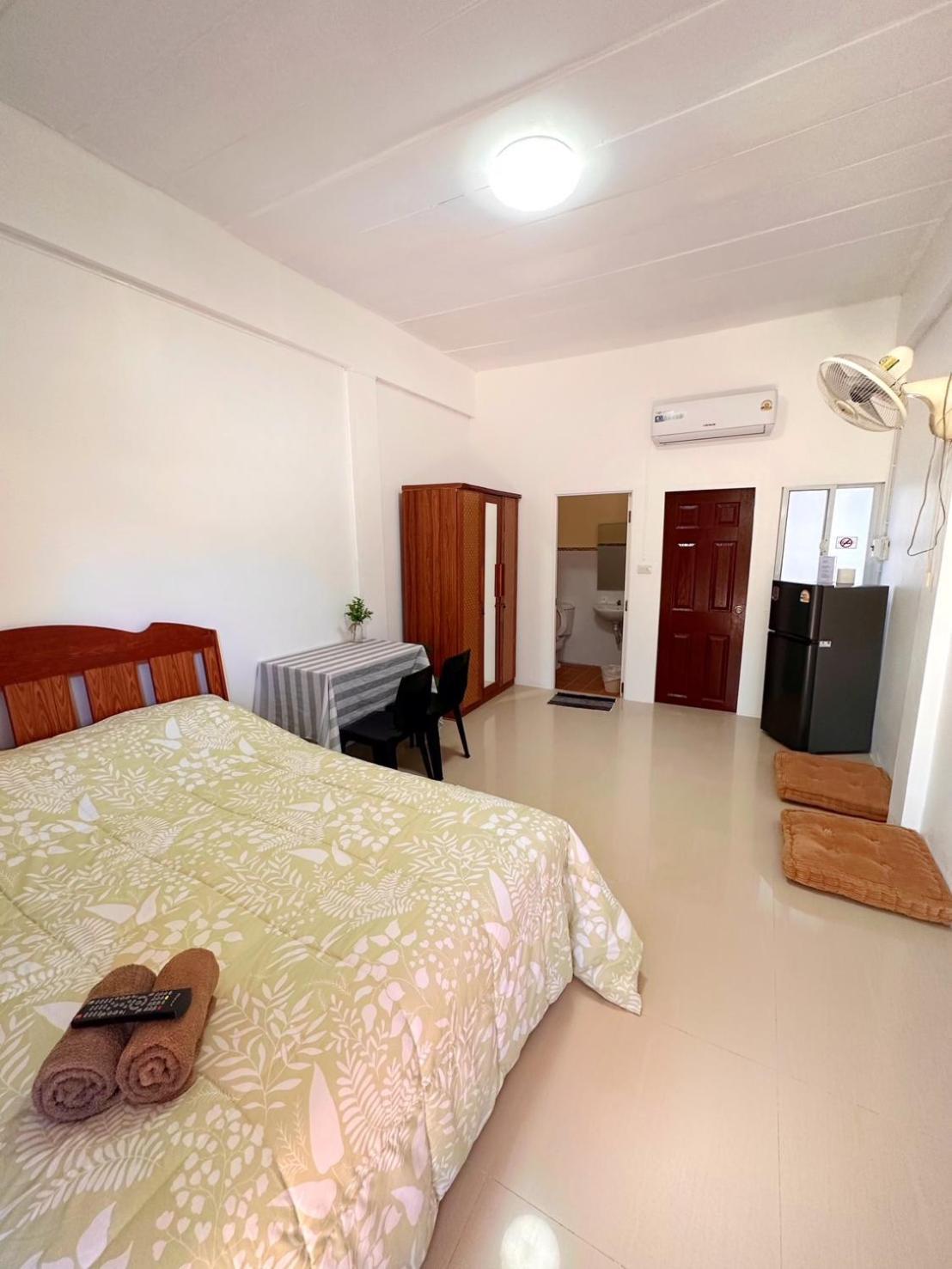 Inn Bansuanrimnam Pakchong 2*
