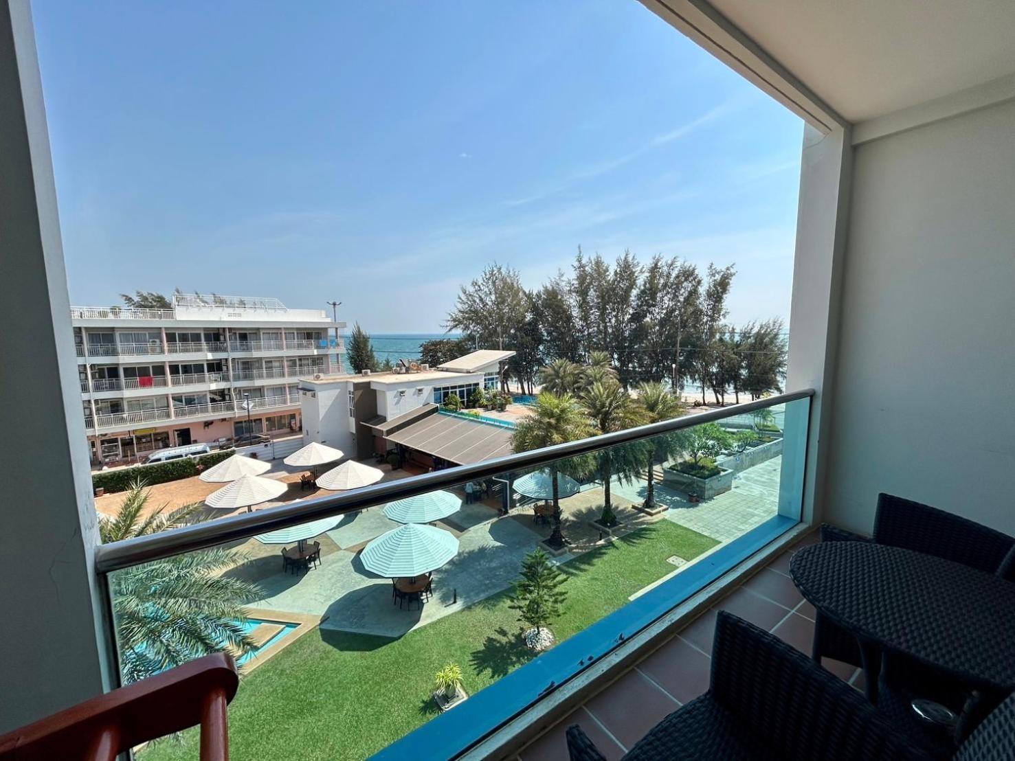 Grandblue & Beachclub Resort 4*