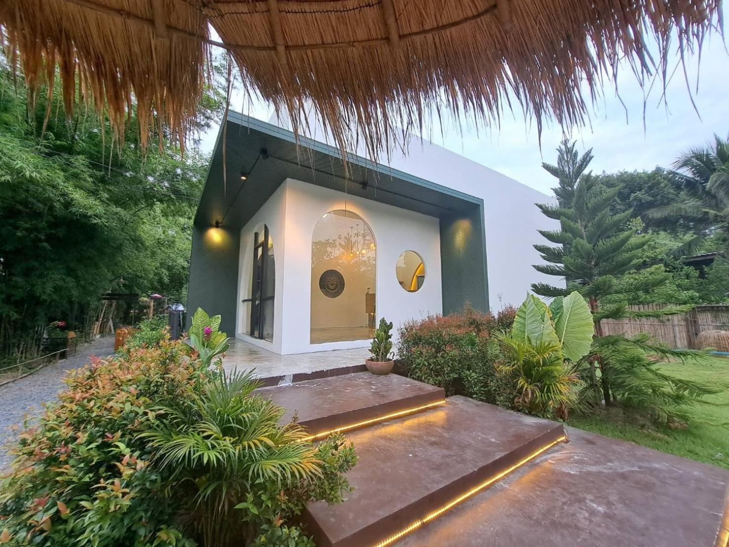 Baan Nai Baan Nok Nakhon Nayok