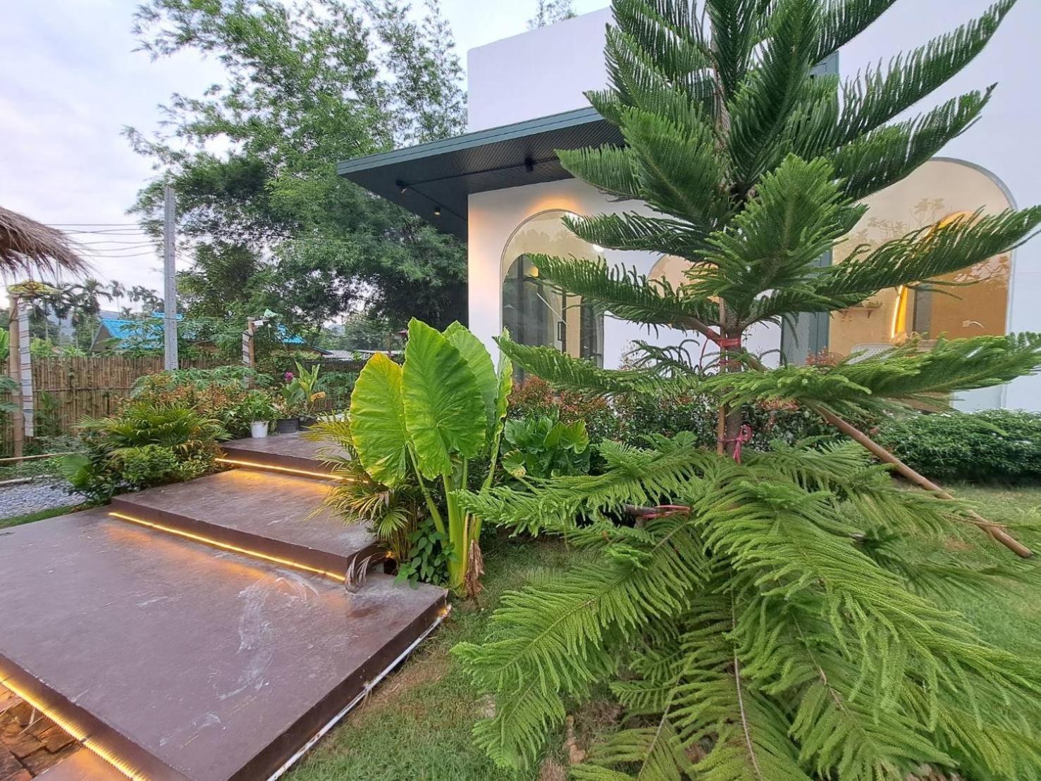 Baan Nai Baan Nok Resort