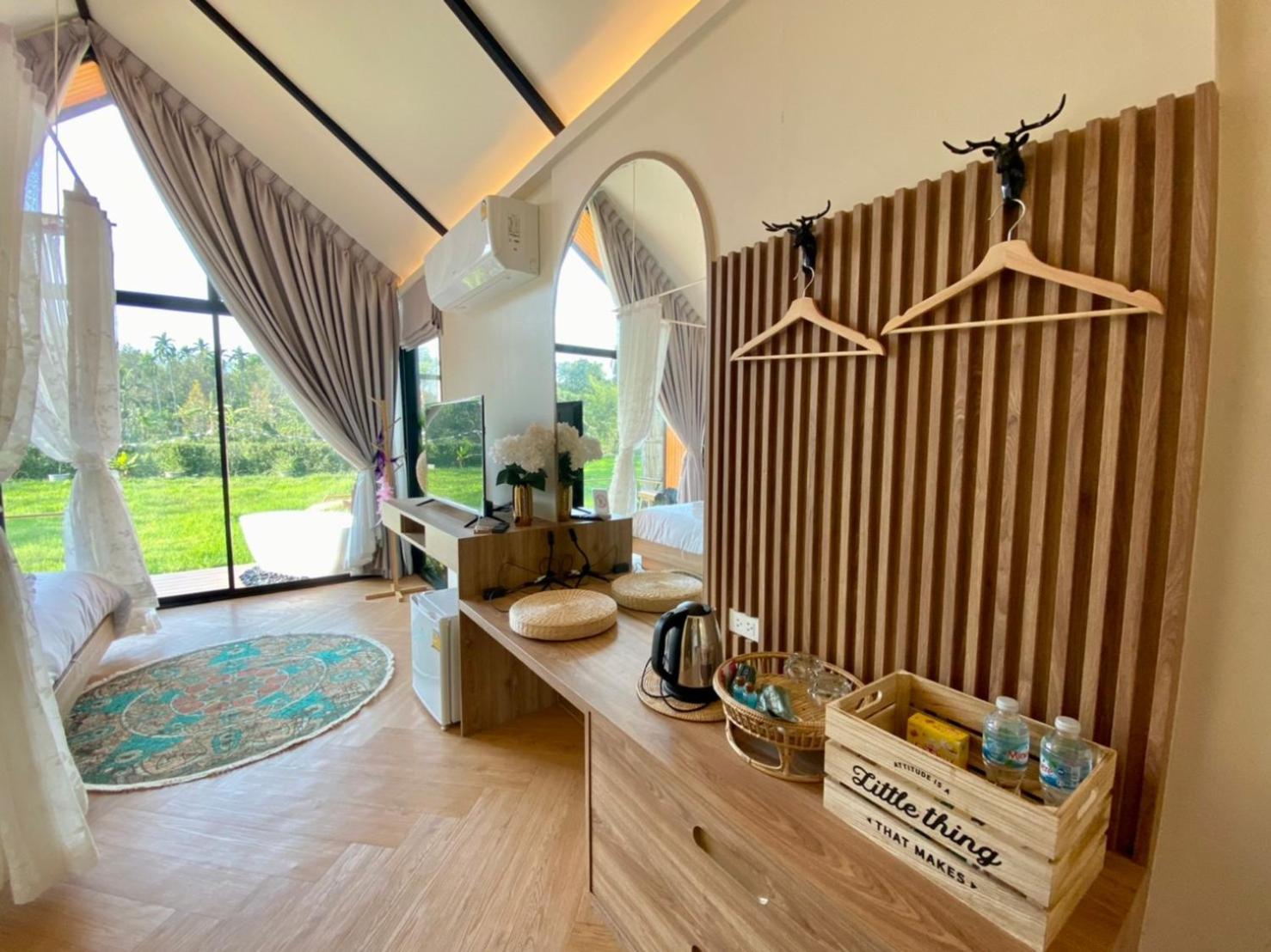 Baan Nai Baan Nok Resort 2*