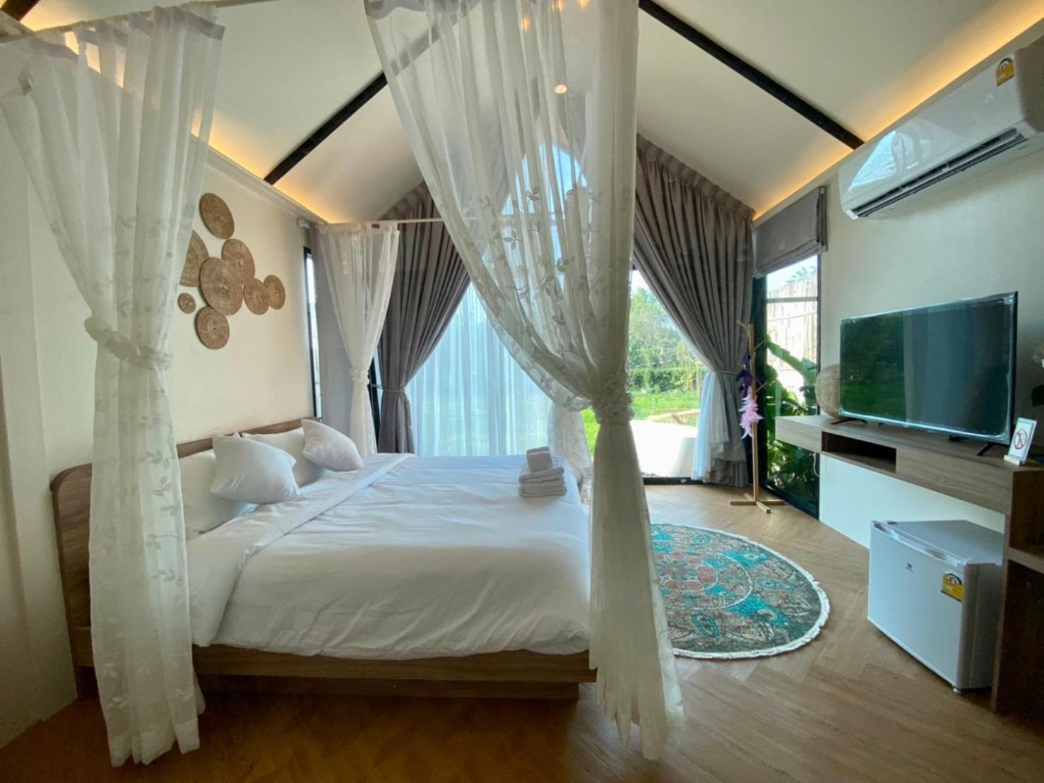 Resort Baan Nai Baan Nok 2*