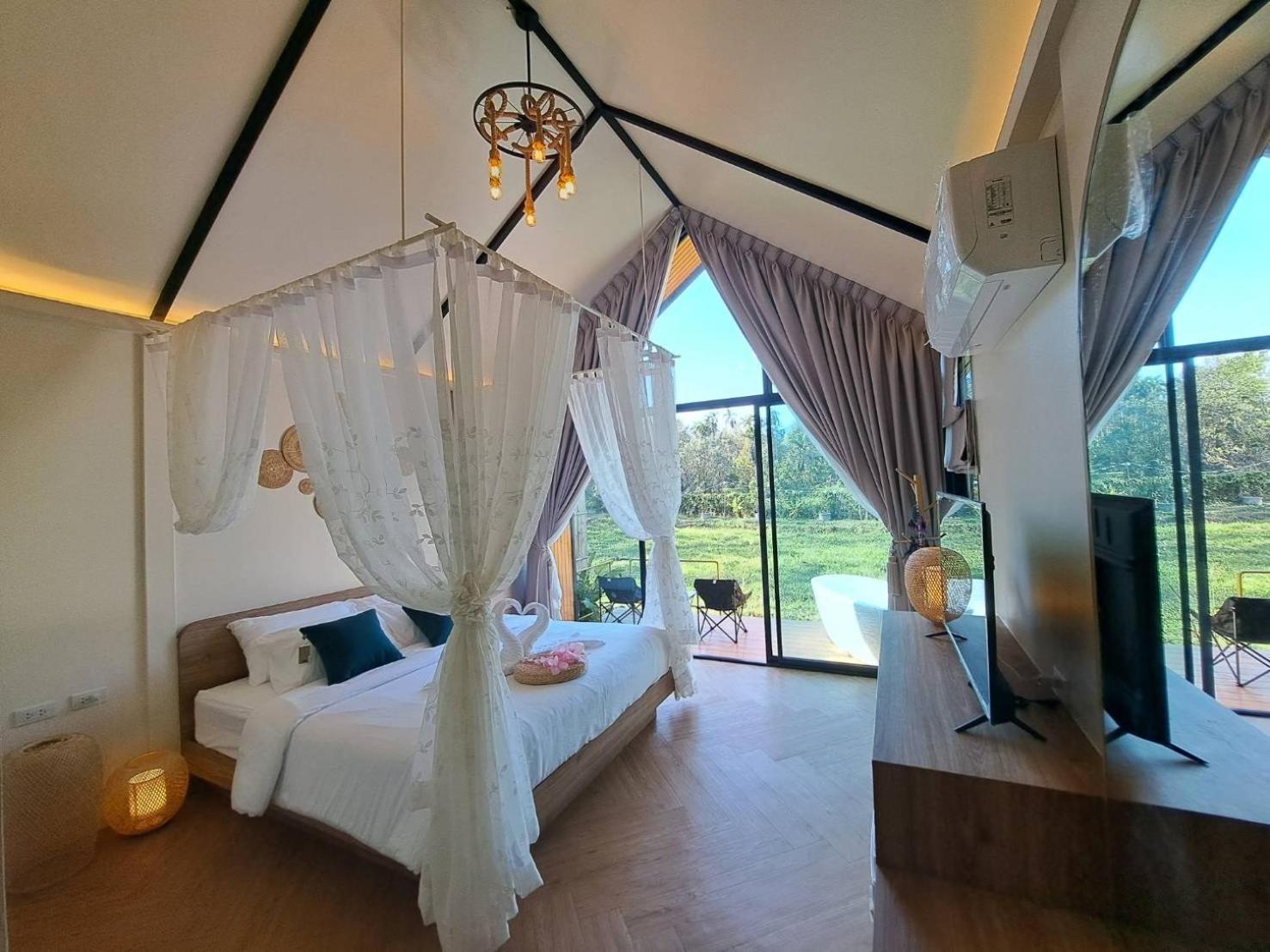 Baan Nai Baan Nok Nakhon Nayok