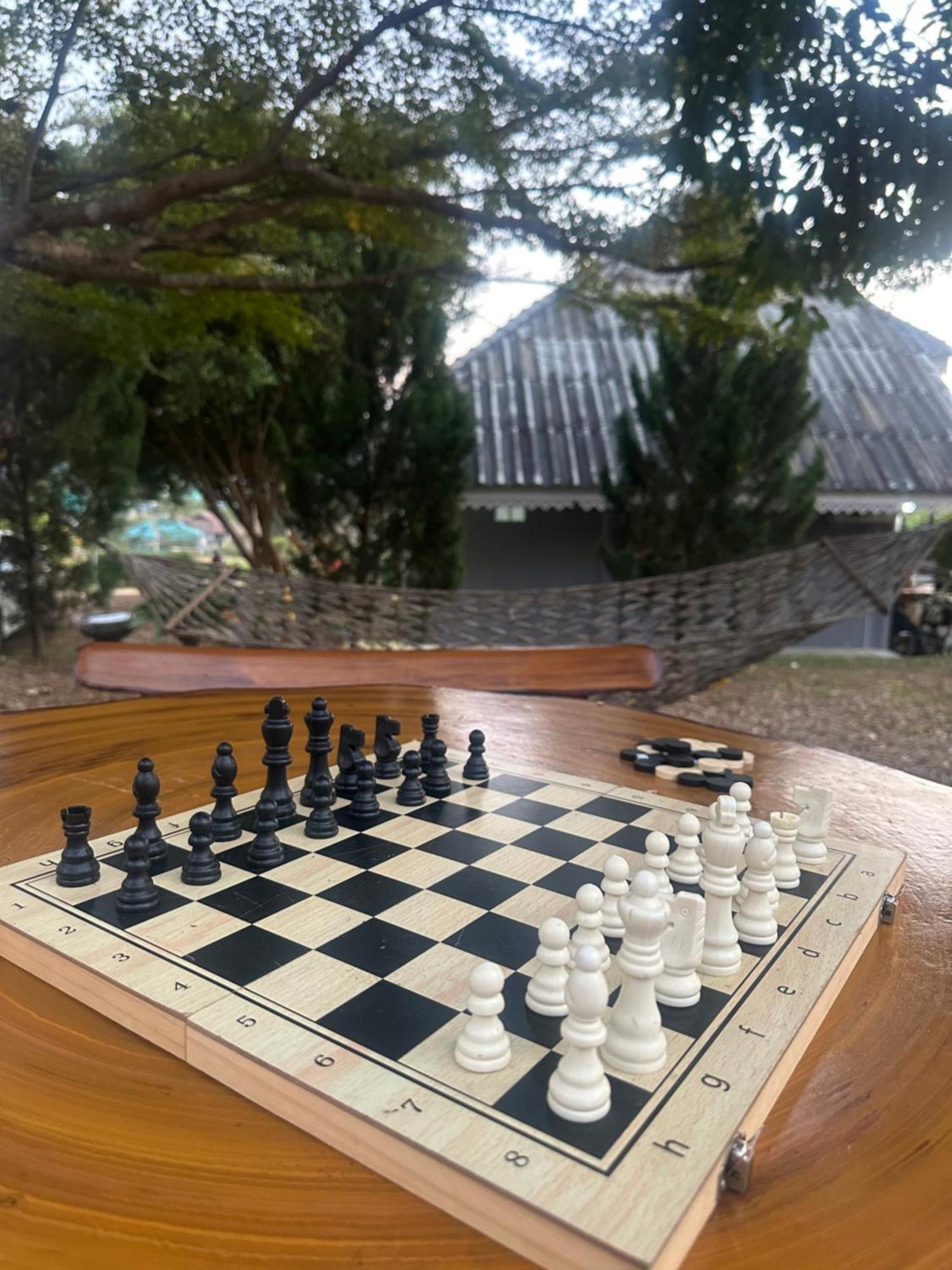 Fourtwoeight Pai * Kampong Huaibu