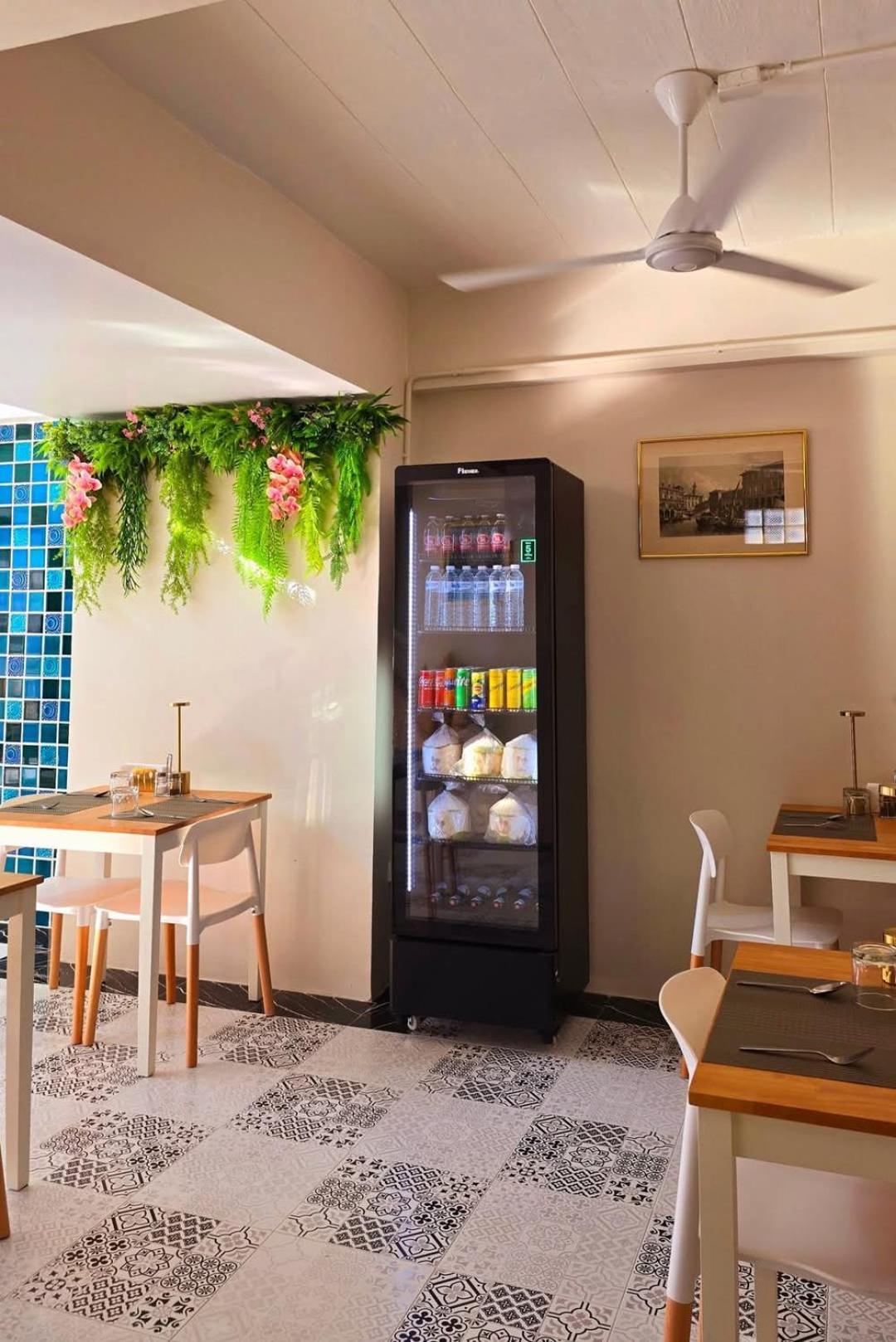 I Talay Phuket Acomodação com café da manhã  *
