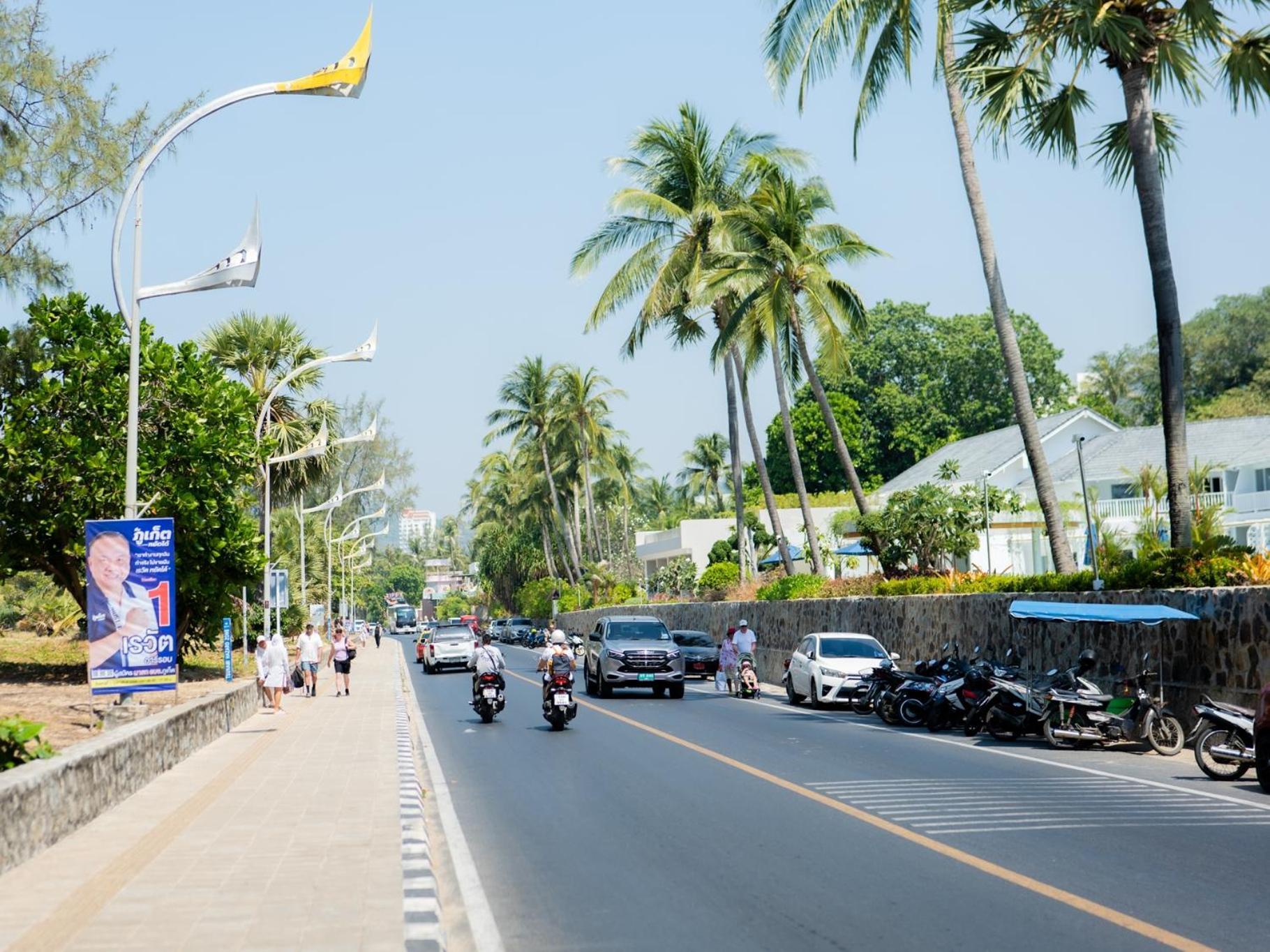I Talay Phuket Acomodação com café da manhã  *