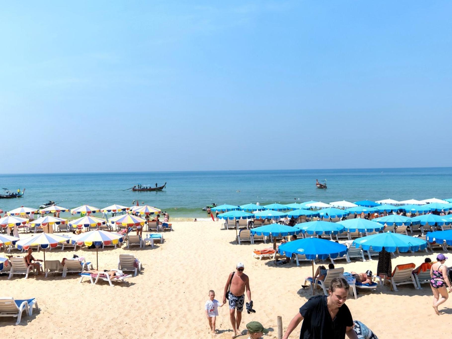 I Talay Phuket Acomodação com café da manhã  *