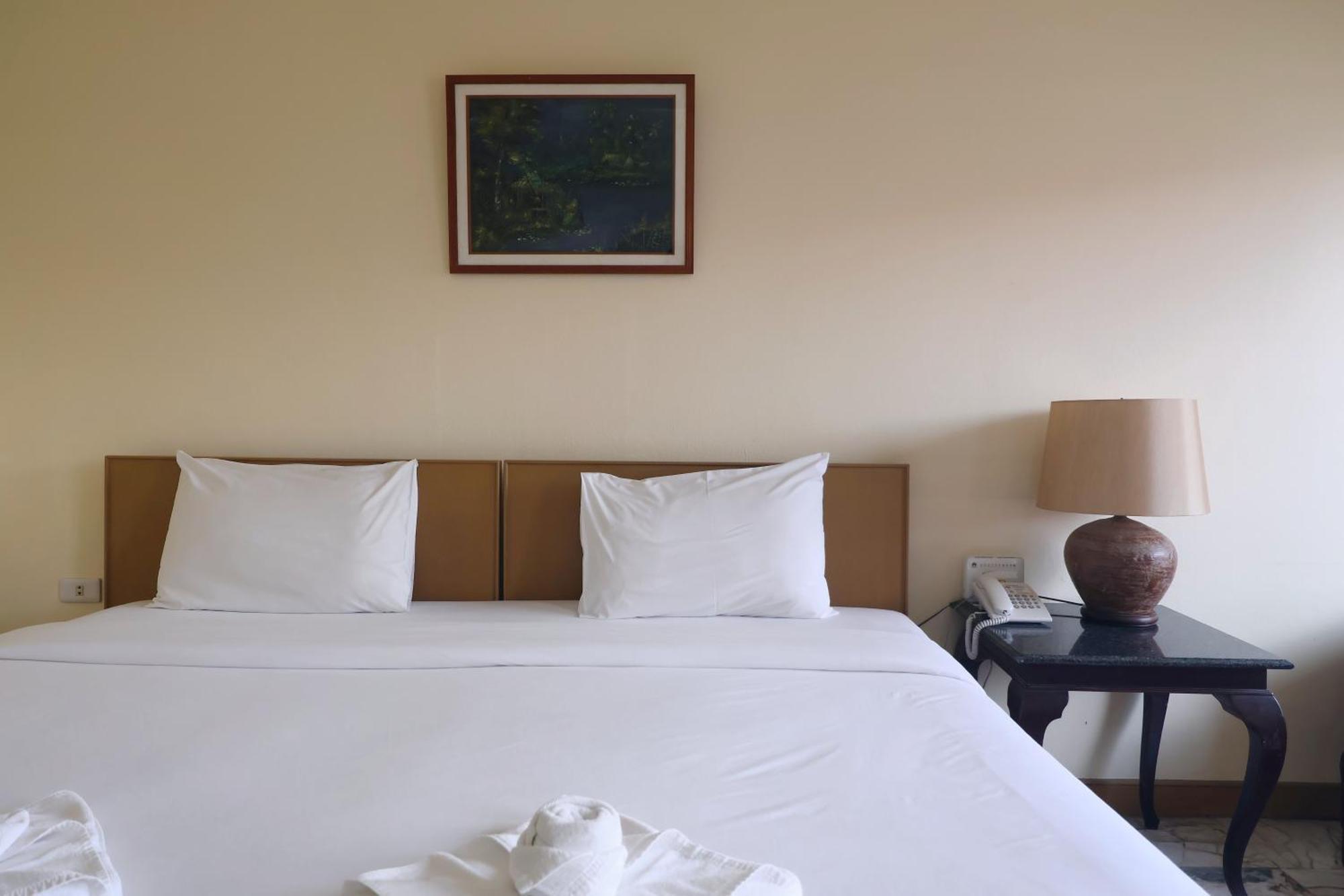 Palace 3*