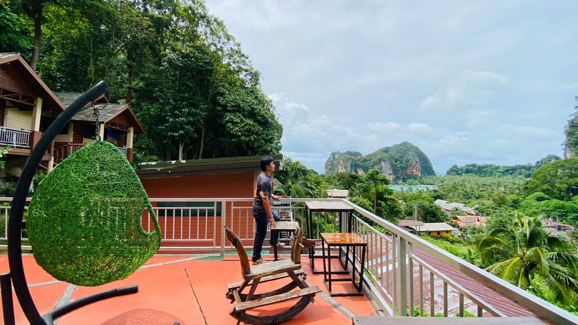 Hilltop Resort 3*