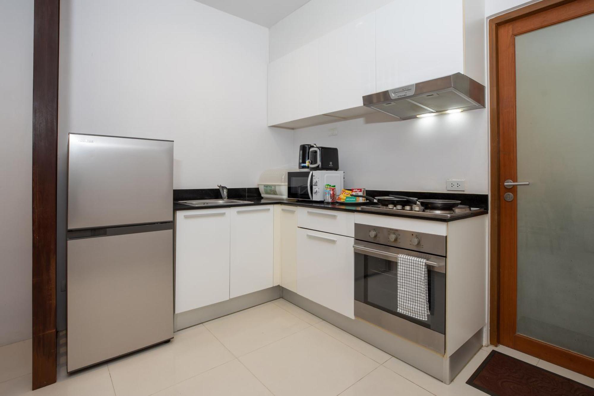 Surin Park By Destada Apartment Ban Lum Fuang