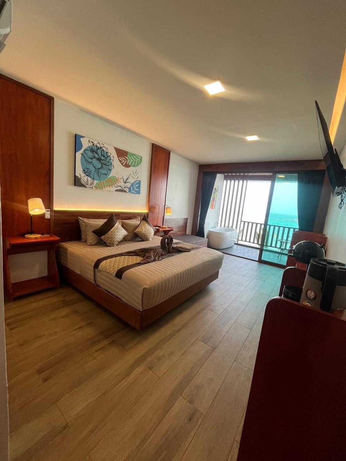 The Sky & Sea Resort Ko Lan