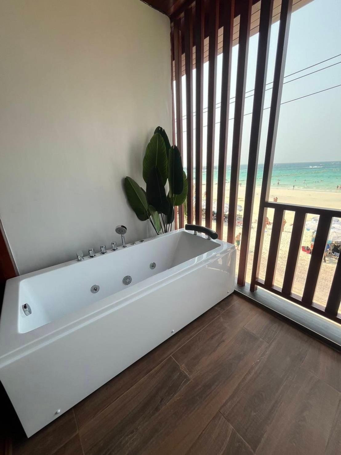 The Sky & Sea Resort Ko Lan